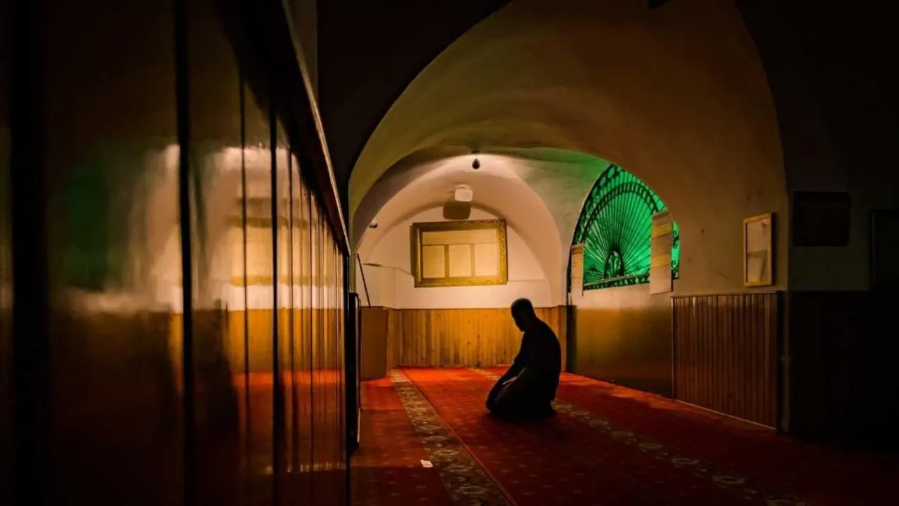 İkindi Namazı Kaç Rekattır ? İkindi Namazı Nasıl Kılınır?